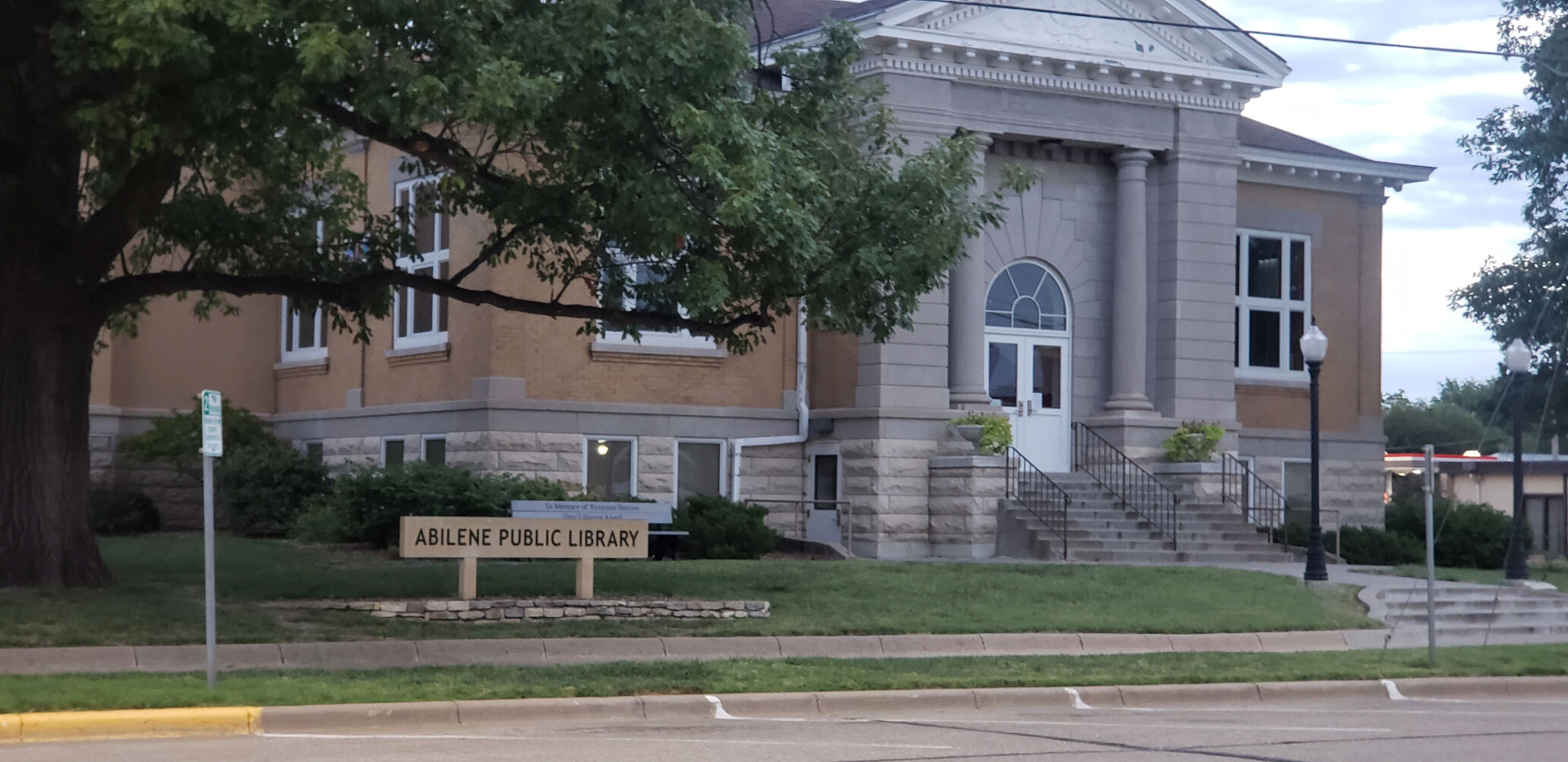 Abilene Public Library